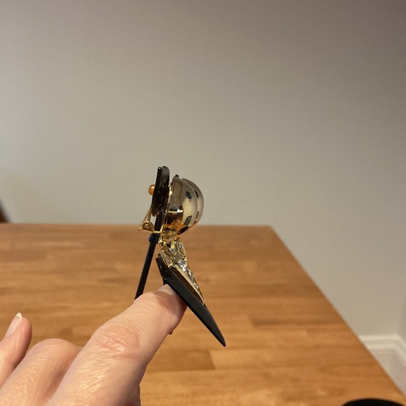 Earrings. 1980’s. Gold tone with black lucite and clear stones. - Picture 5 of 5